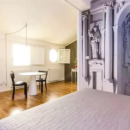 Hotel 4 Patroni